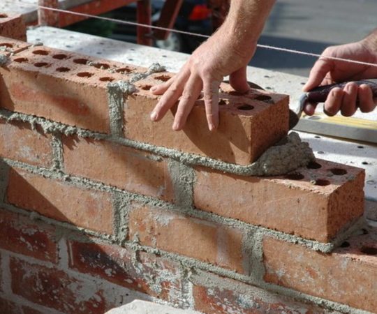 bricklaying-for-beginners-lesson-1-tools-to-buy-mixing-cement-and-basic-brickwork-diy